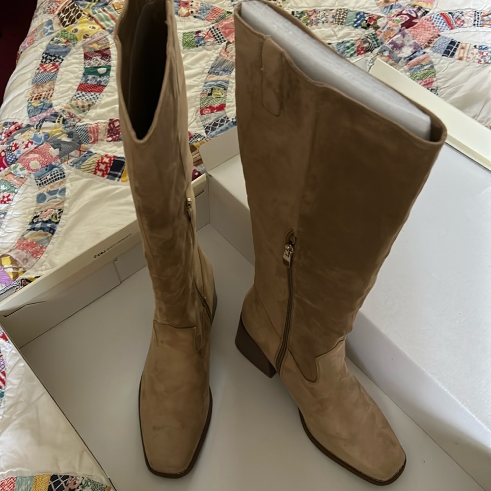 KNEE HIGH FAX SUEDE BOOTS